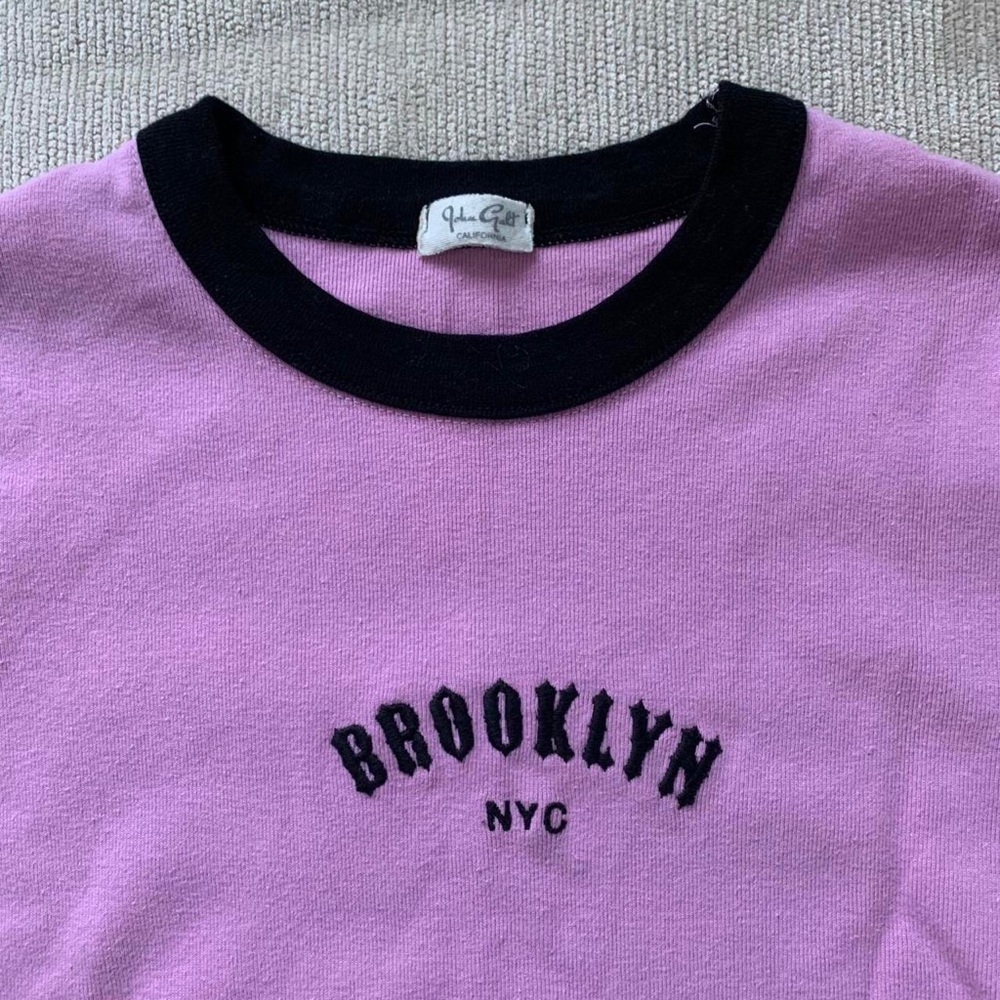 BRANDY MELVILLE JOHN GALT RARE BROOKLYN NYC PINK BABY TEE